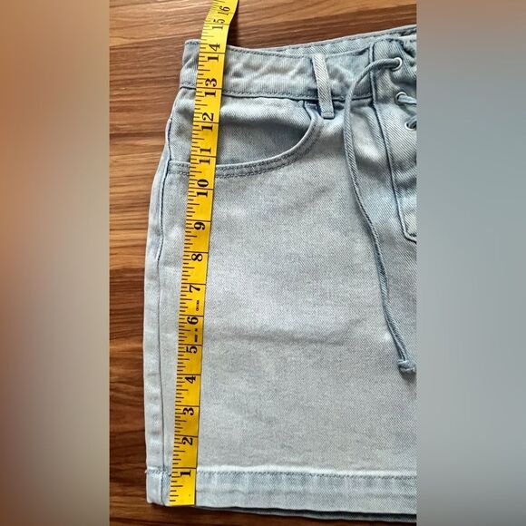 Pac Sun Denim Skirt Criss Cross Detail Light Wash Size 25 - Picture 3 of 6